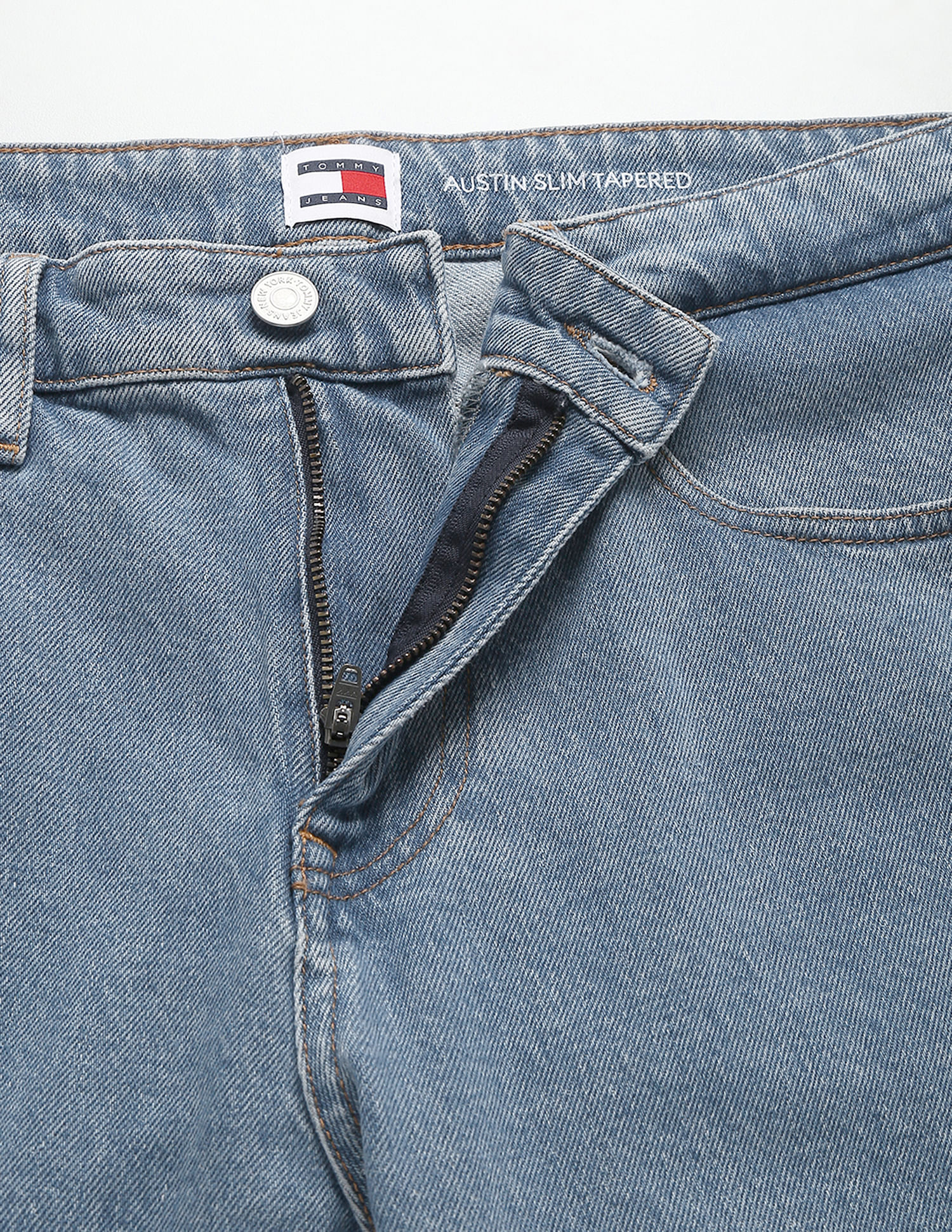 Tommy Hilfiger Austin Slim Tapered Rinsed Jeans