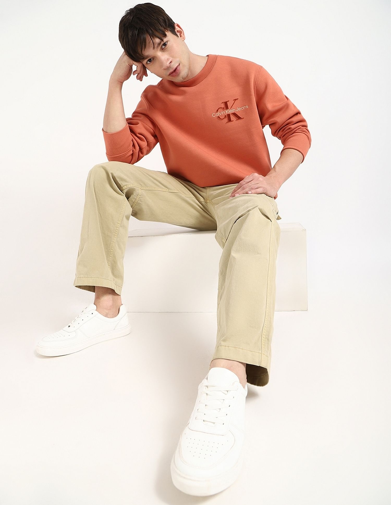 Calvin Klein Jeans Embroidered Logo Relaxed-Fit Cotton Sweatshirt