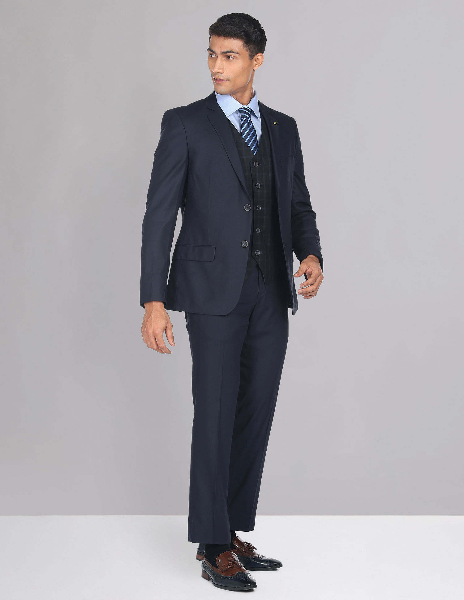 AD by Arvind Tailored Regular Fit Solid Twill Three Piece Suit