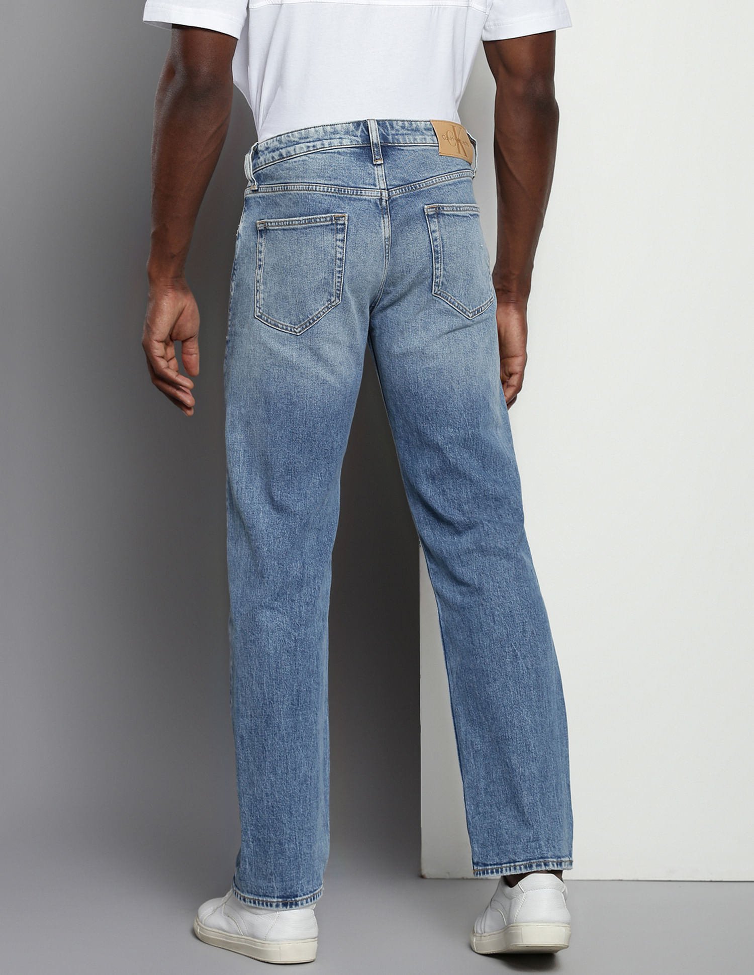 Calvin Klein 90s Straight Fit Distressed Jeans