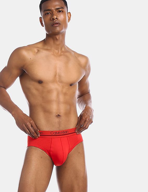 Buy Calvin Klein Underwear Men Red Elasticized Waist Brand Print Hipster  Briefs - NNNOW.com