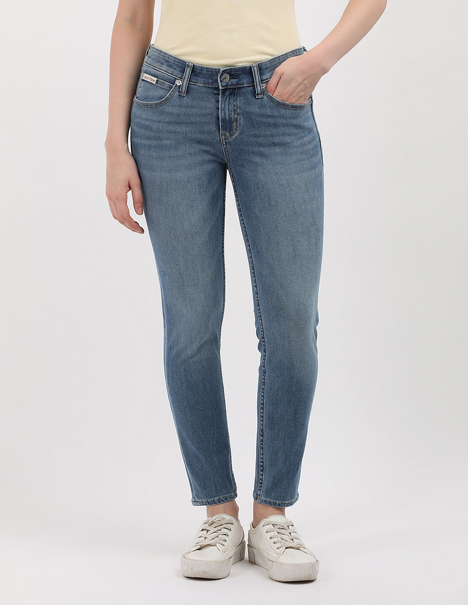 Calvin Klein Jeans Mid Rise Slim Straight Fit Jeans