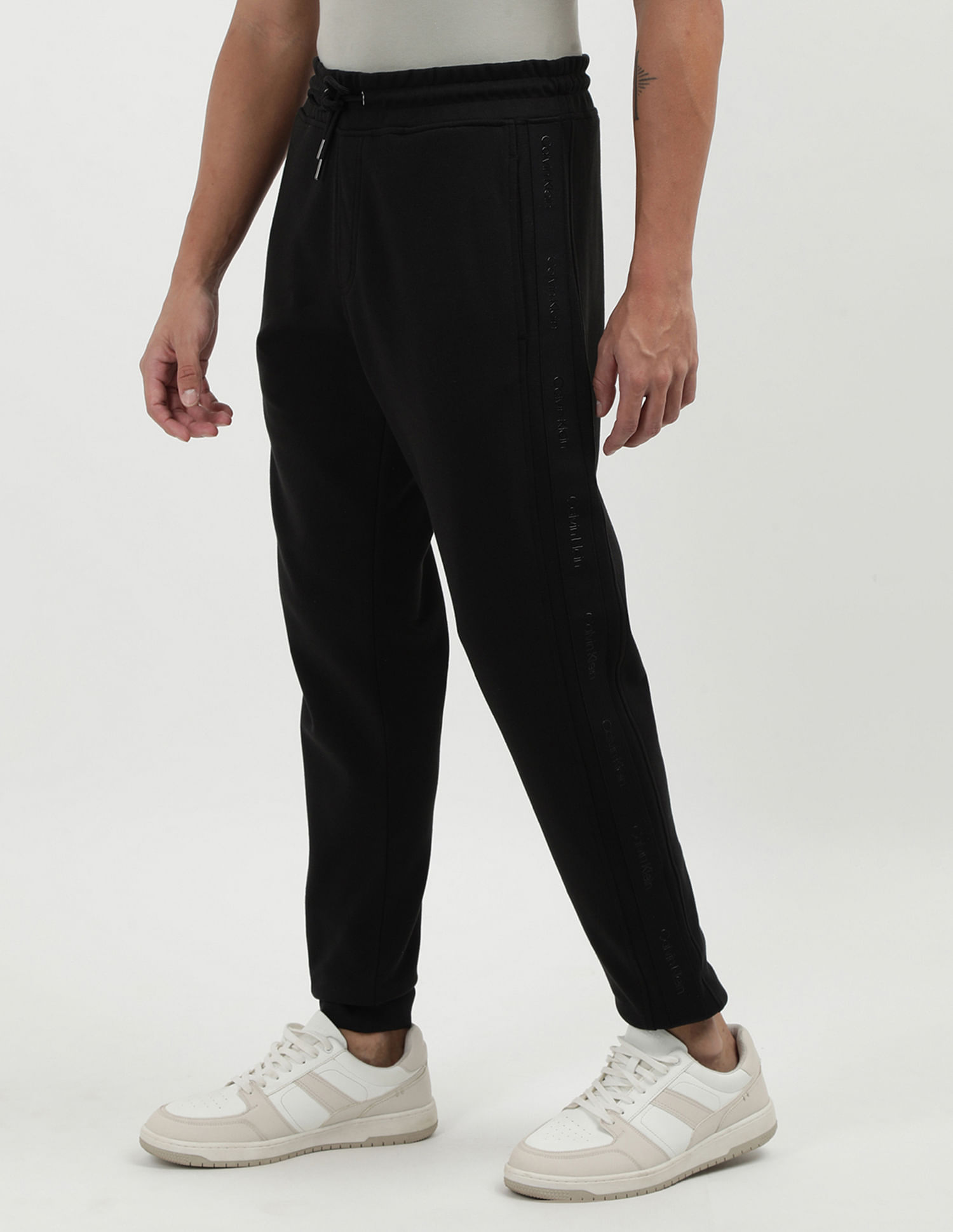 Calvin Klein Jeans Regular Fit Solid Joggers