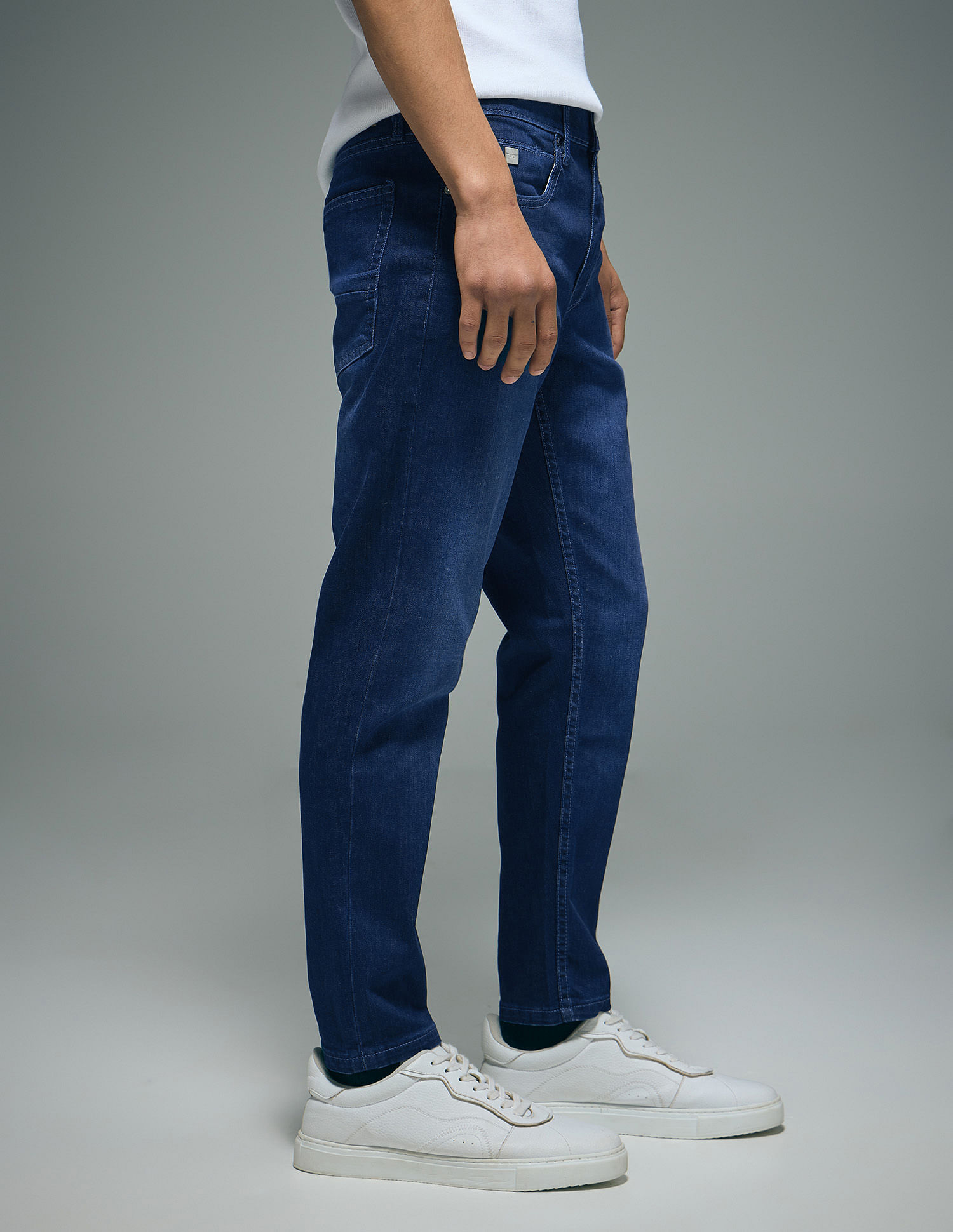 Flying Machine Mankle Relaxed Tapered Fit Stone Washed Jeans