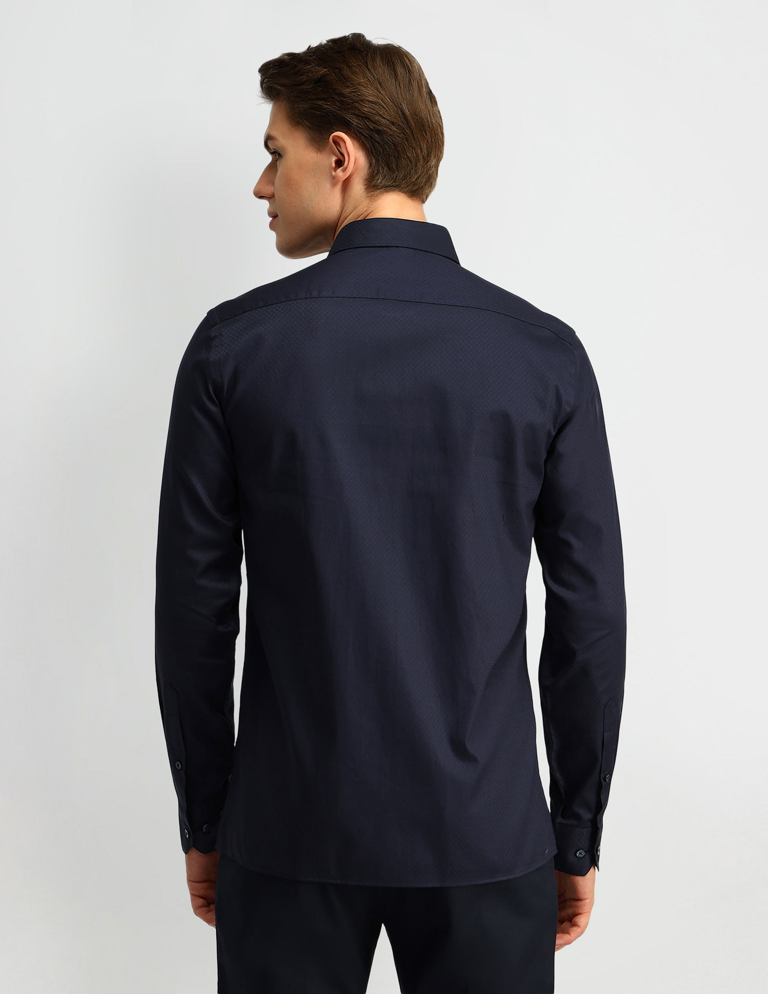 Arrow Manhattan Slim Fit Solid Shirt