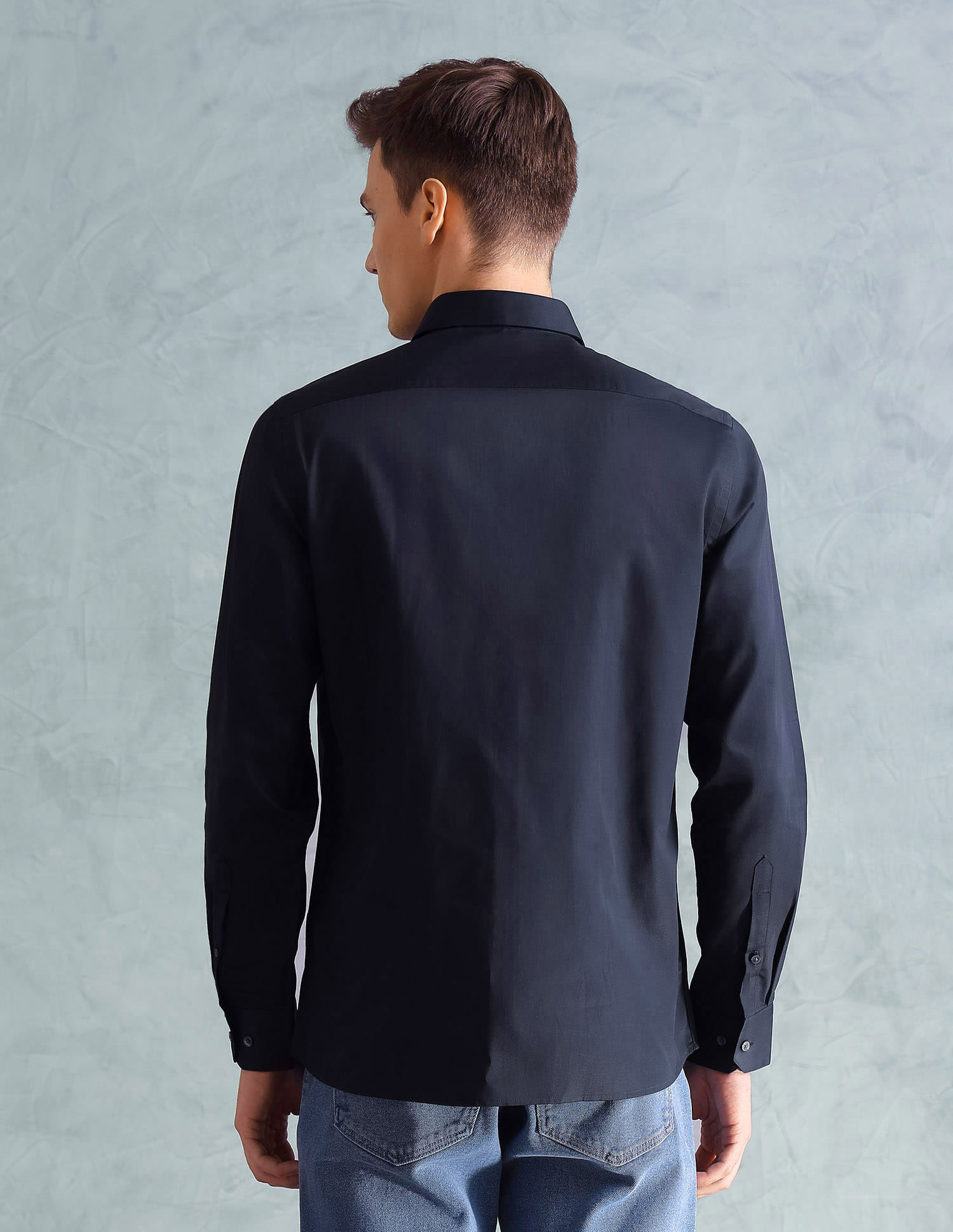 green emerald velvet dress Arrow Men's Dress Shirts Regular Fit Sateen Solid, Azure, 15"-15.5" Neck  34"-35" Sleeve : Amazon.ae: Fashion