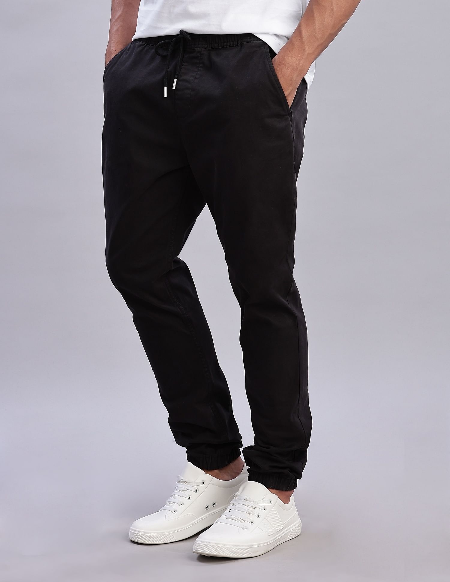 Tommy Hilfiger Mens Black Solid Jogger