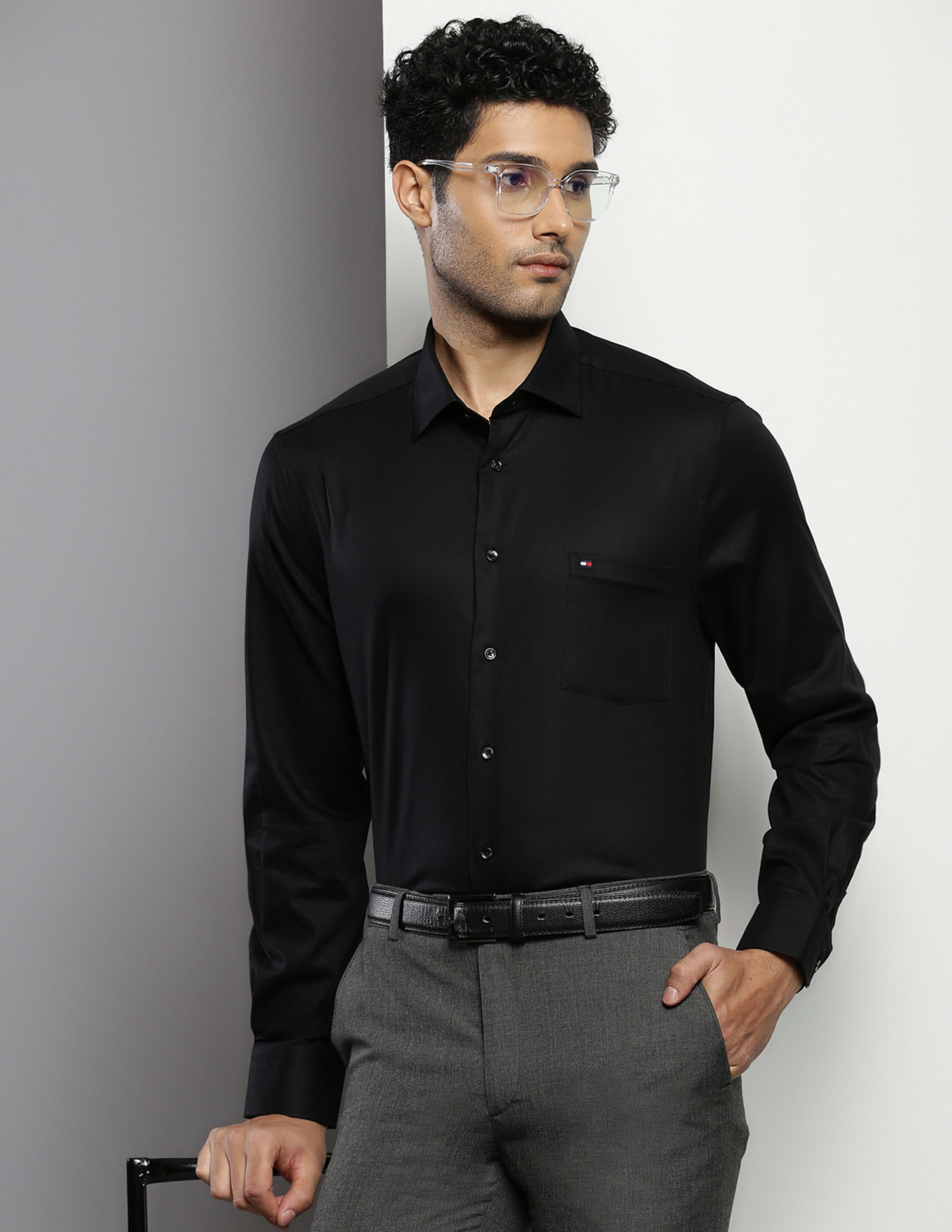 Tommy Hilfiger Cutaway Collar Dobby Shirt