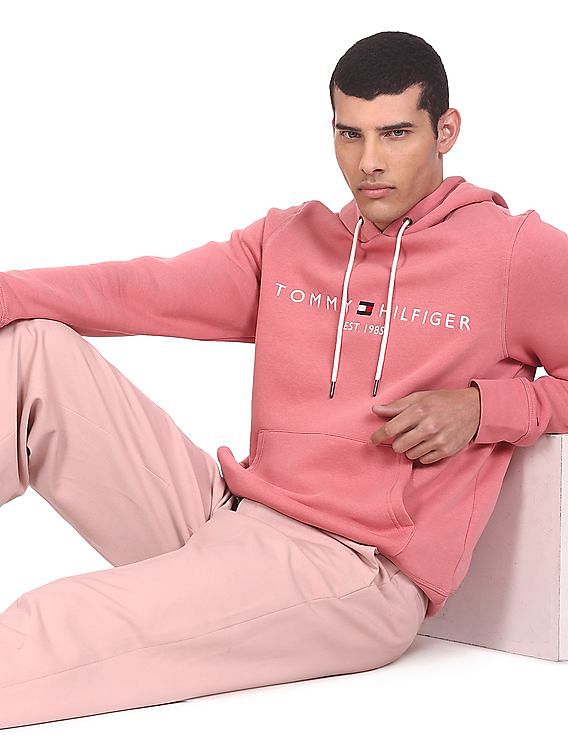 slagader rekenkundig Bier Buy Tommy Hilfiger Men Pink Embroidered Logo Hooded Sweatshirt - NNNOW.com