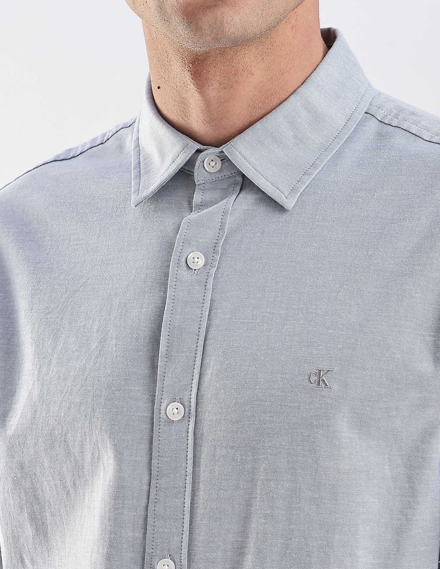 Calvin Klein Jeans Solid Regular Fit Oxford Woven Shirt