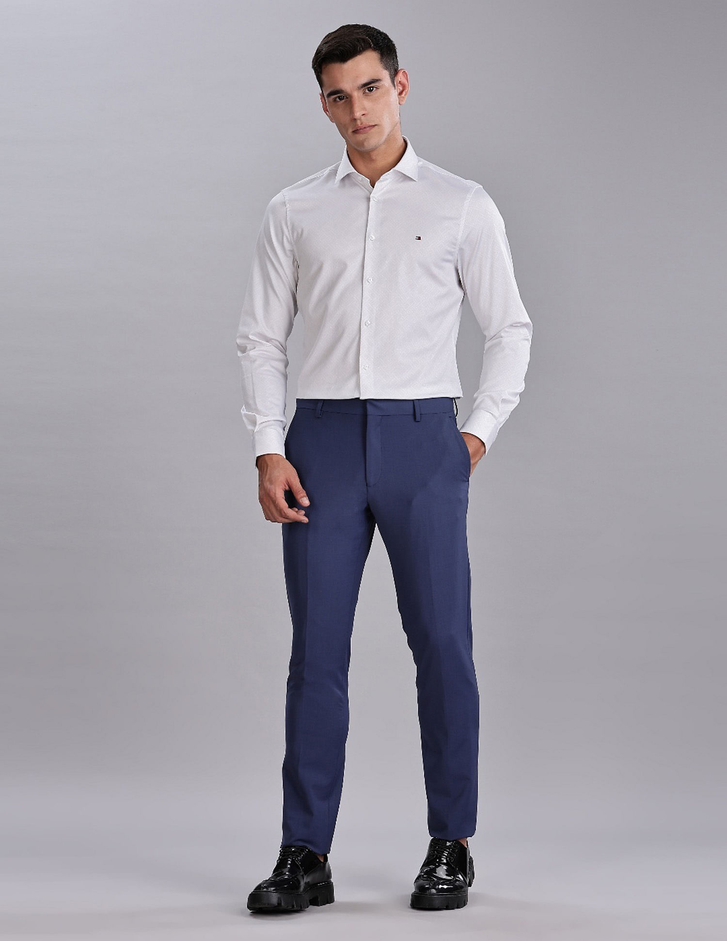 Tommy Hilfiger Regular-Fit Solid Mid Rise Trousers