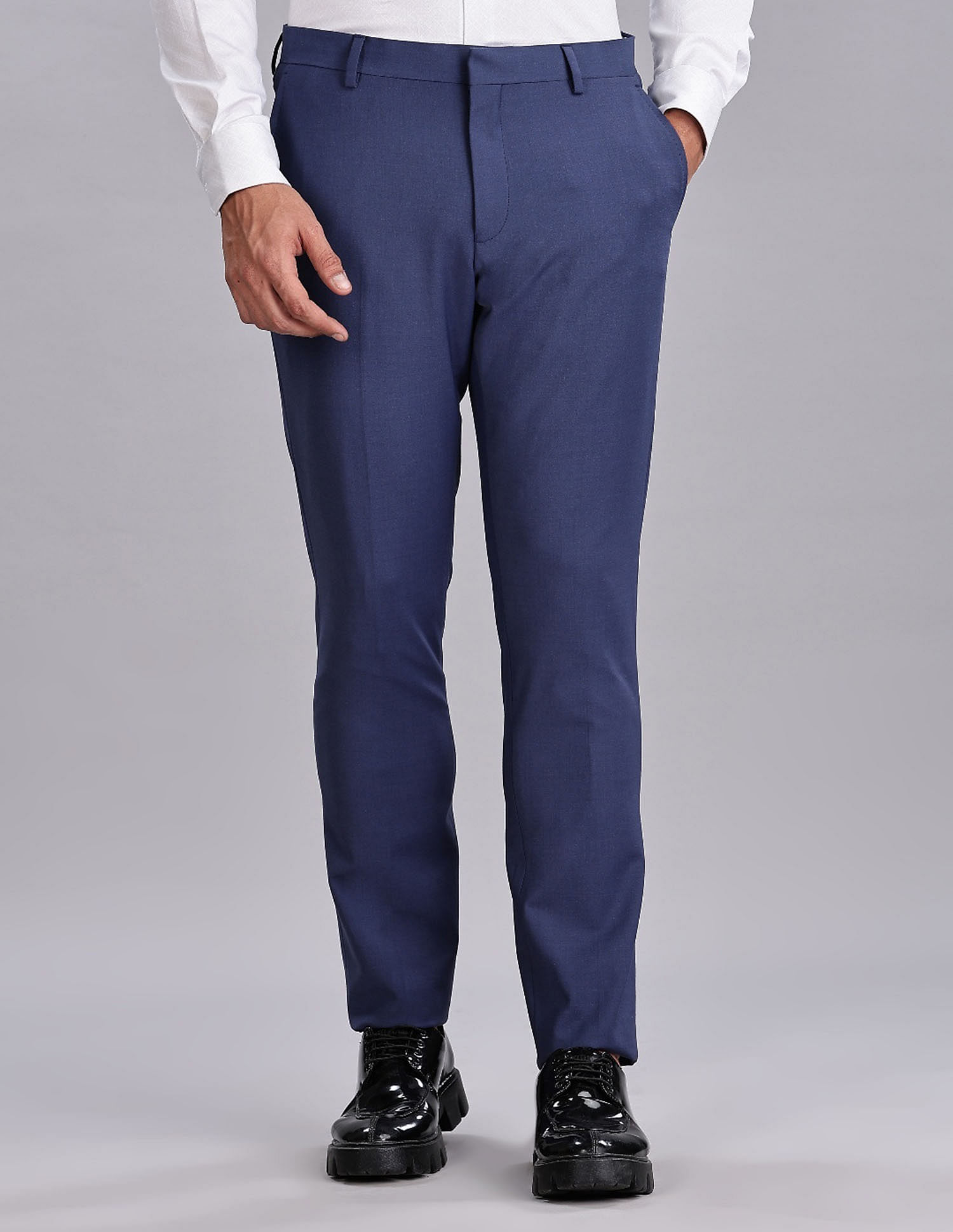 Tommy Hilfiger Regular-Fit Solid Mid Rise Trousers