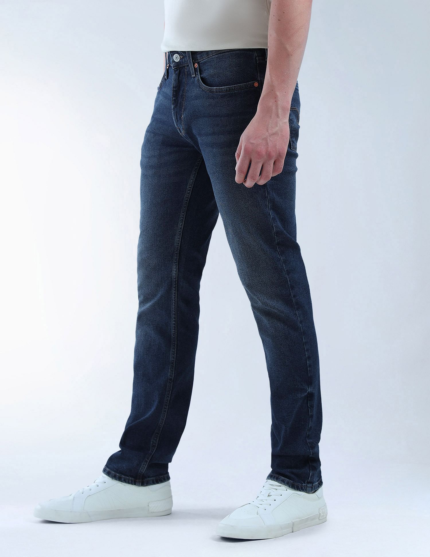 Flying Machine Freddie Slim Straight Fit Light Washed Jeans