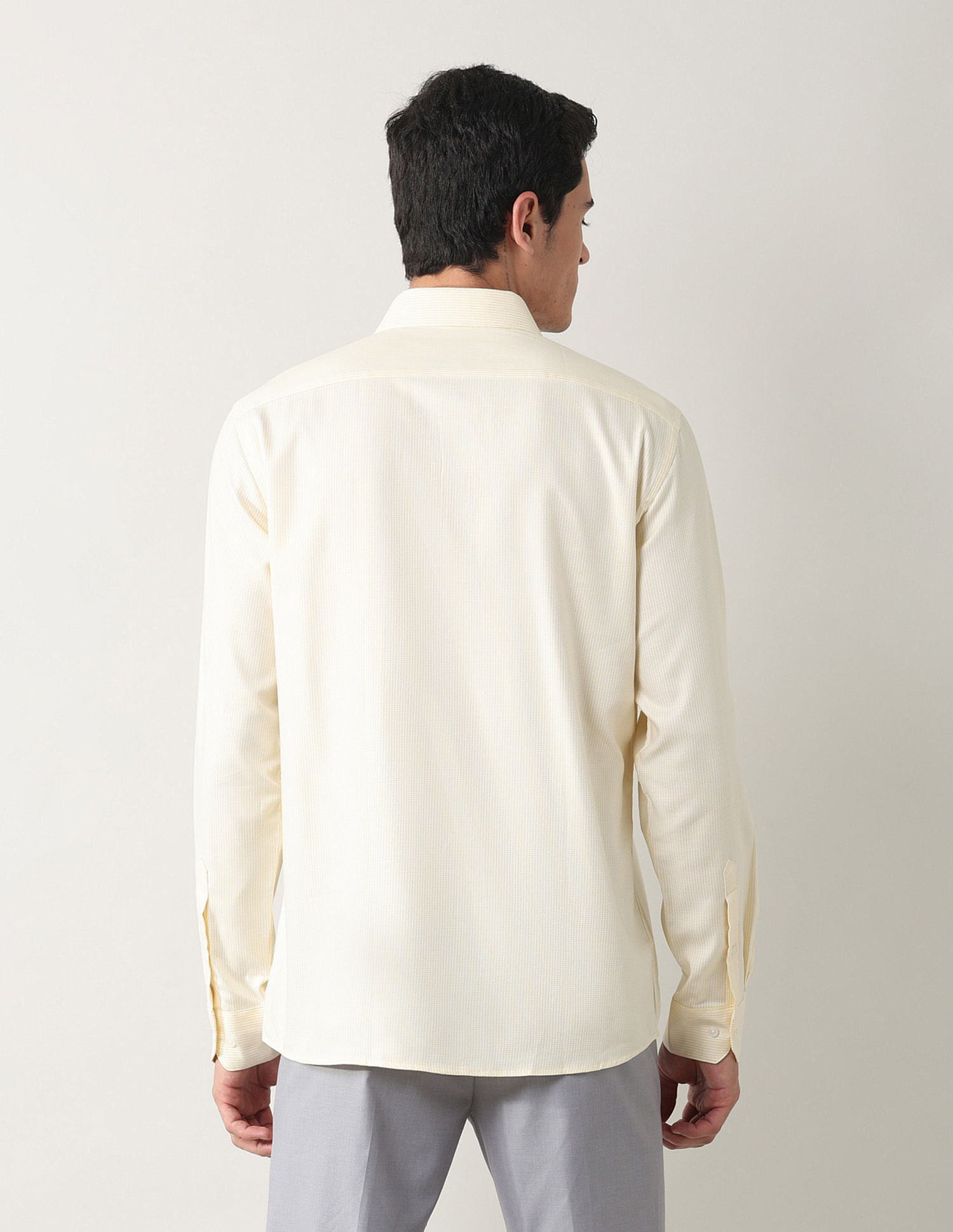 Arrow Manhattan Slim Fit Textured Shirt