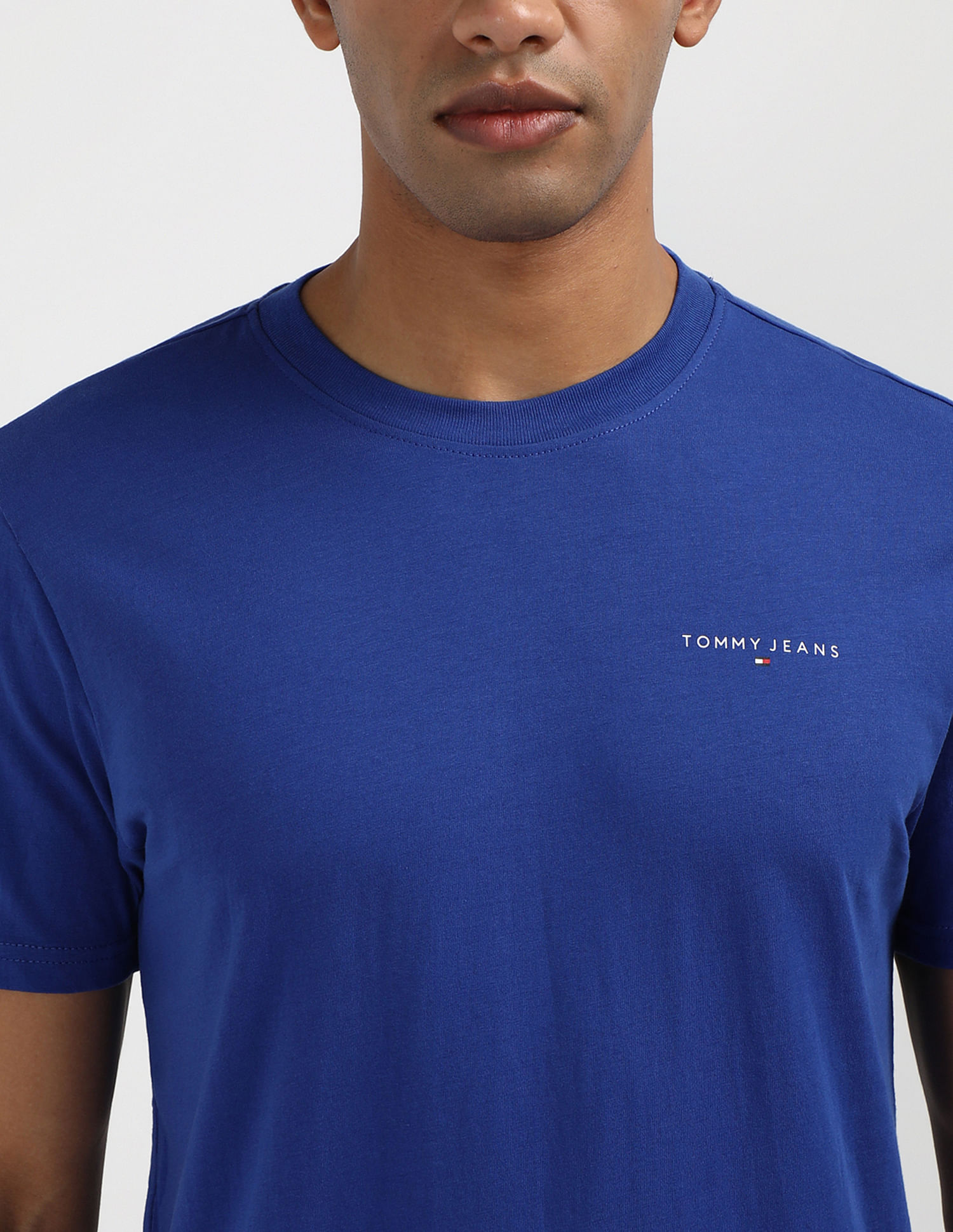   Linear Chest Logo 半袖Tシャツ Tommy Hilfiger Linear Chest Logo T-Shirt - Navy | Very