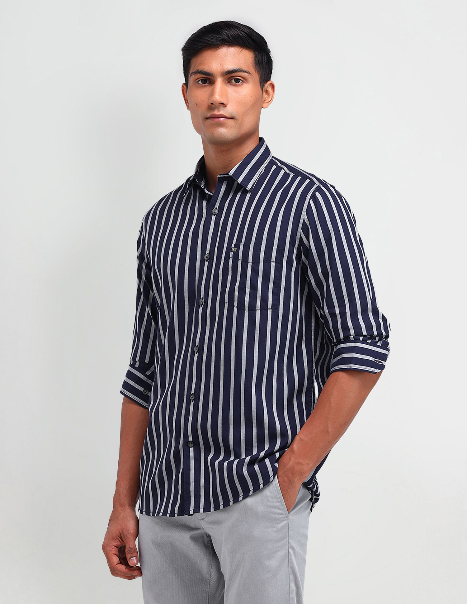 Arrow Sport Manhattan Slim Vertical Striped Shirt