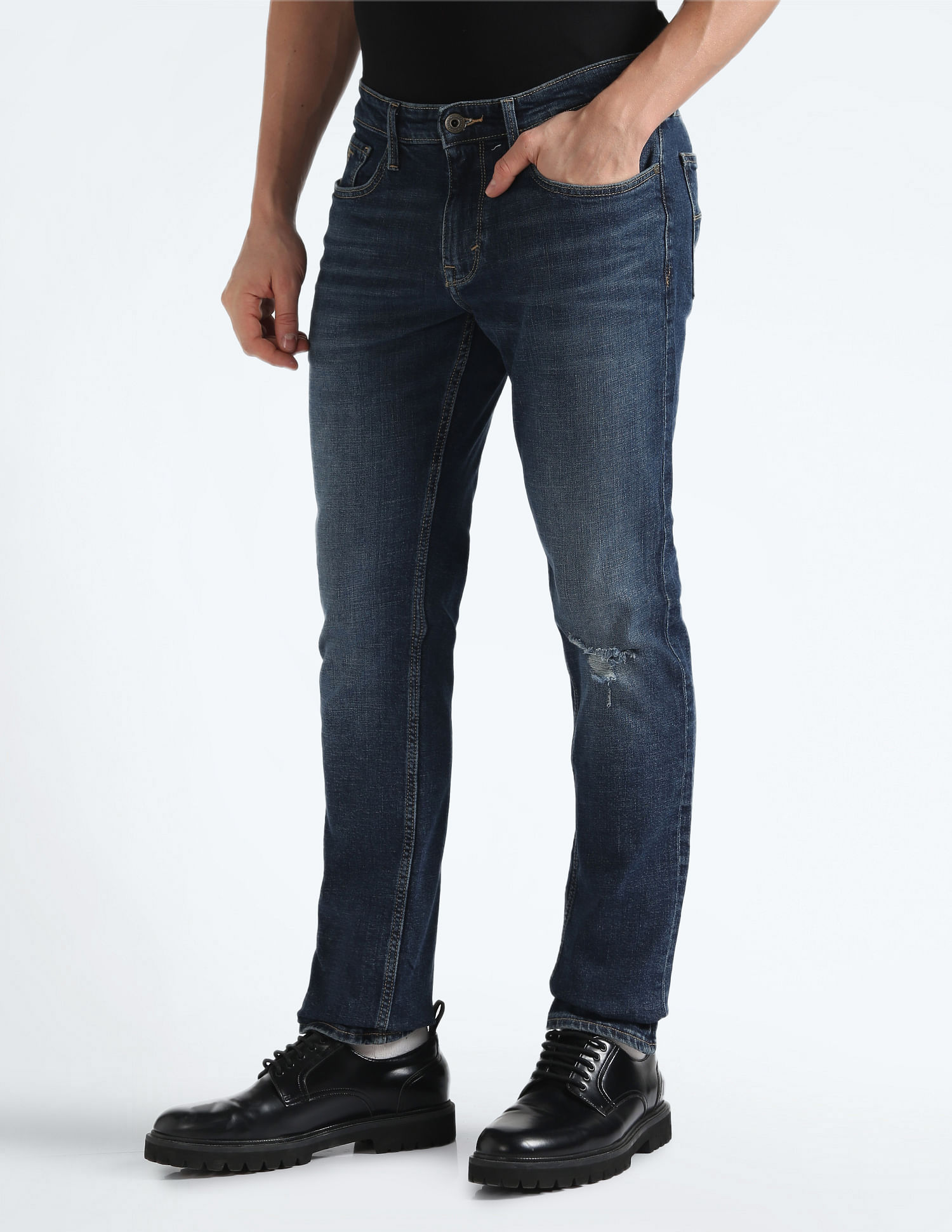 Flying Machine Mid Rise Freddie Slim Straight Jeans