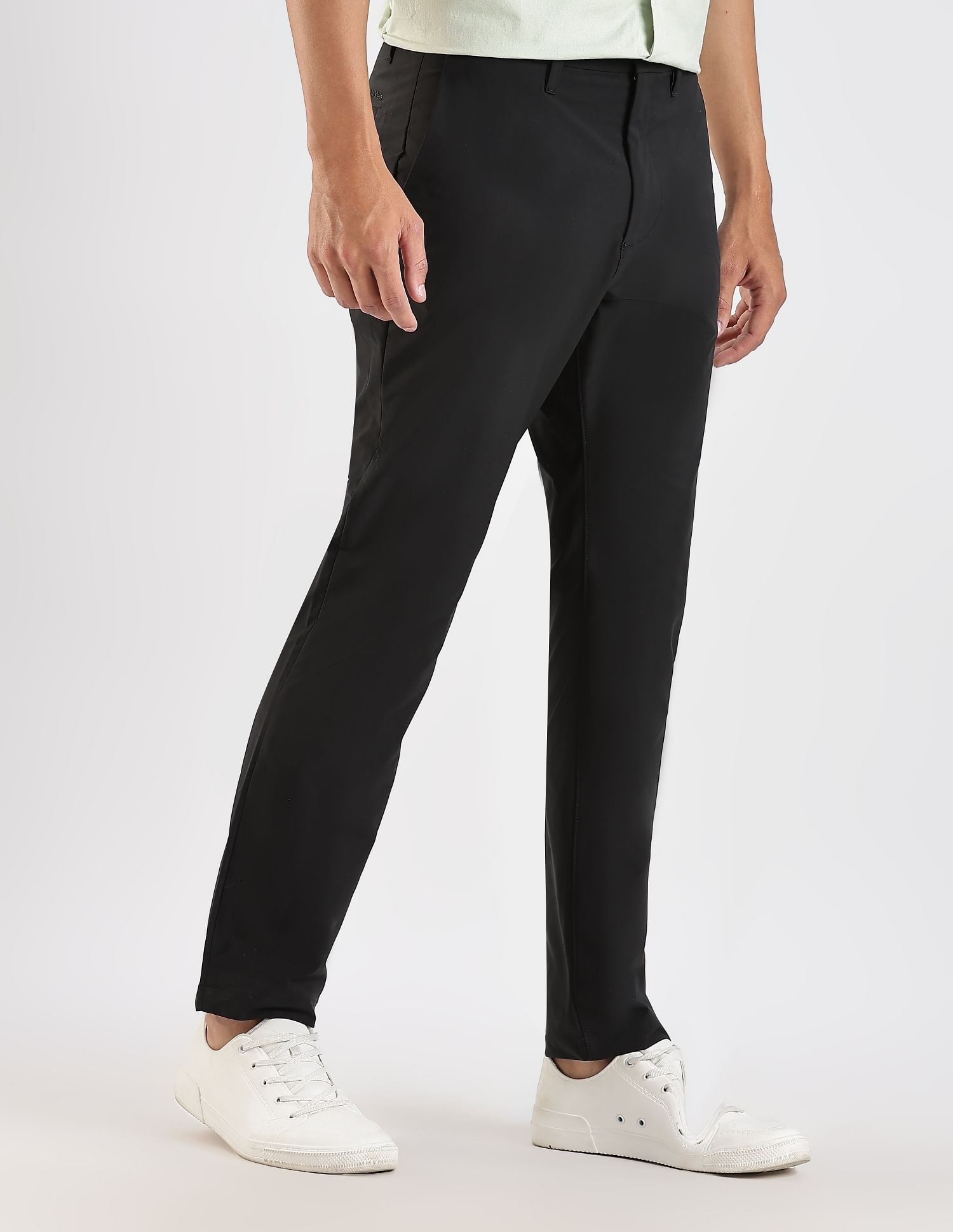 Calvin Klein Jeans Slim Fit Solid Mid Rise Trouser