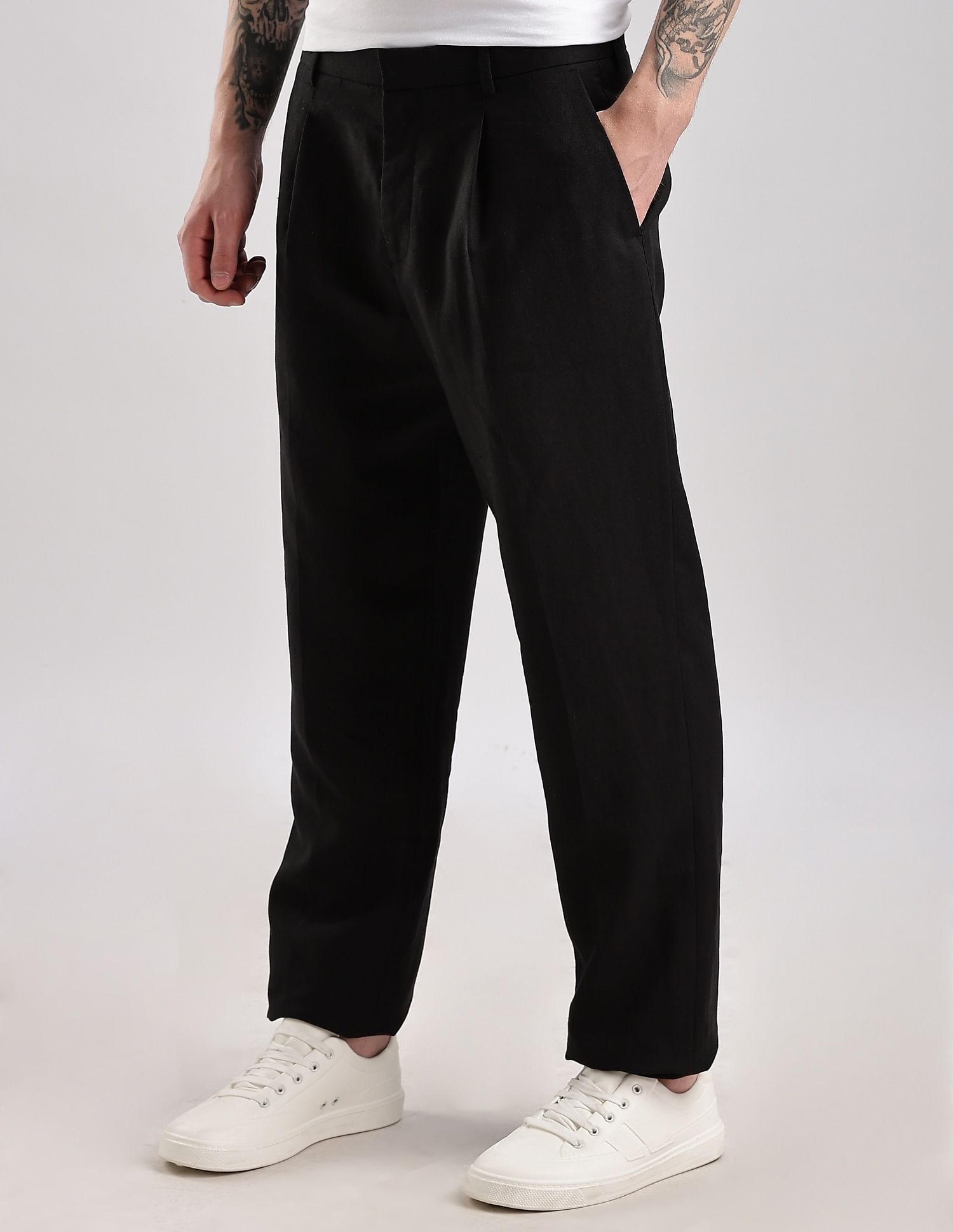 Calvin Klein Jeans Slim-Fit Solid Mid Rise Trousers