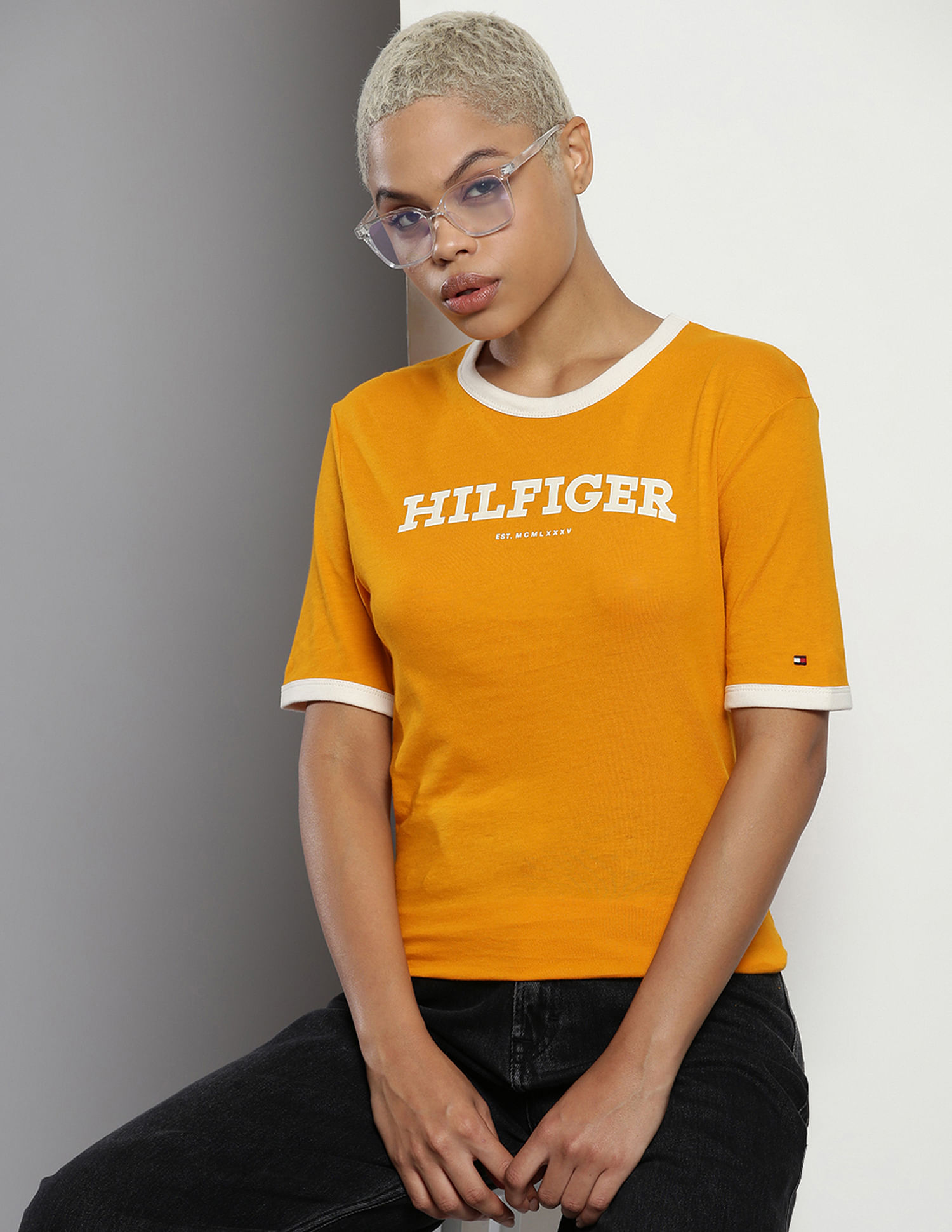 Tommy hilfiger est mcmlxxxv t shirt hotsell