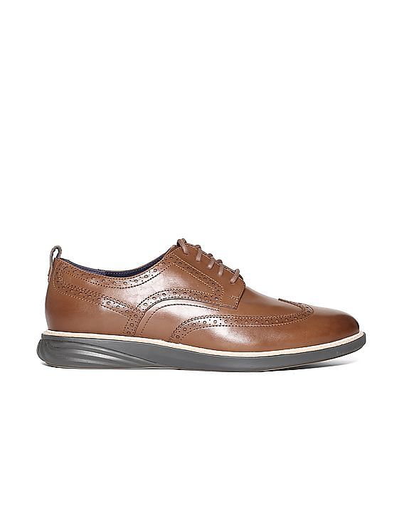 Men's grand evolution wingtip oxford on sale