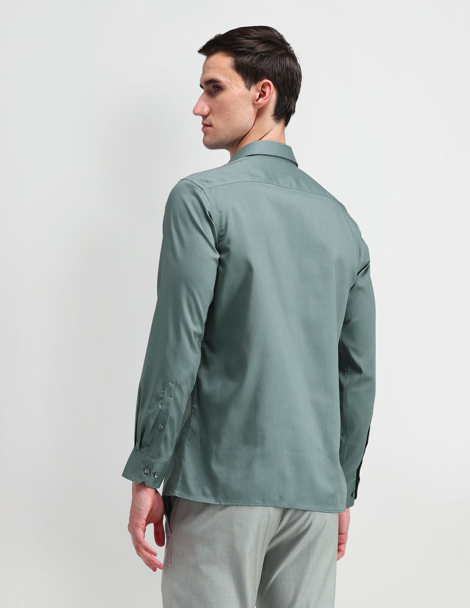 Arrow Solid Liberty Classic Fit Shirt