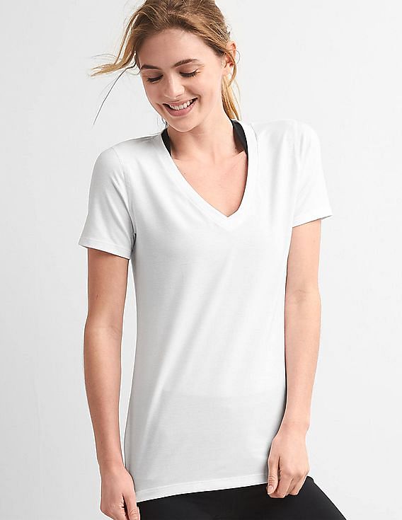 Buy GAP Women Women White Breathe V Neck Tee NNNOW