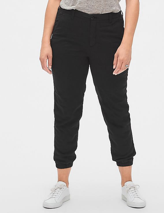 Buy GAP Women Black Women Girlfriend Chino Joggers NNNOW