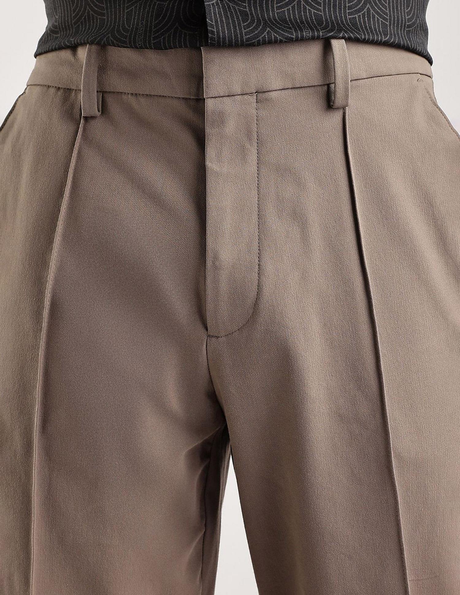 Calvin Klein Jeans Regular Fit Solid Mid Rise Trouser