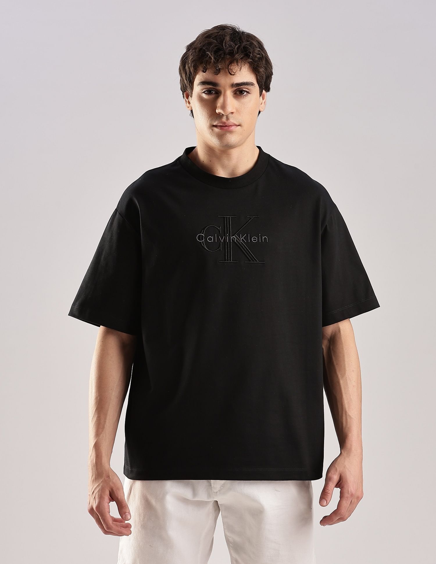 Calvin Klein Jeans Relaxed-Fit Logo Cotton T-Shirt