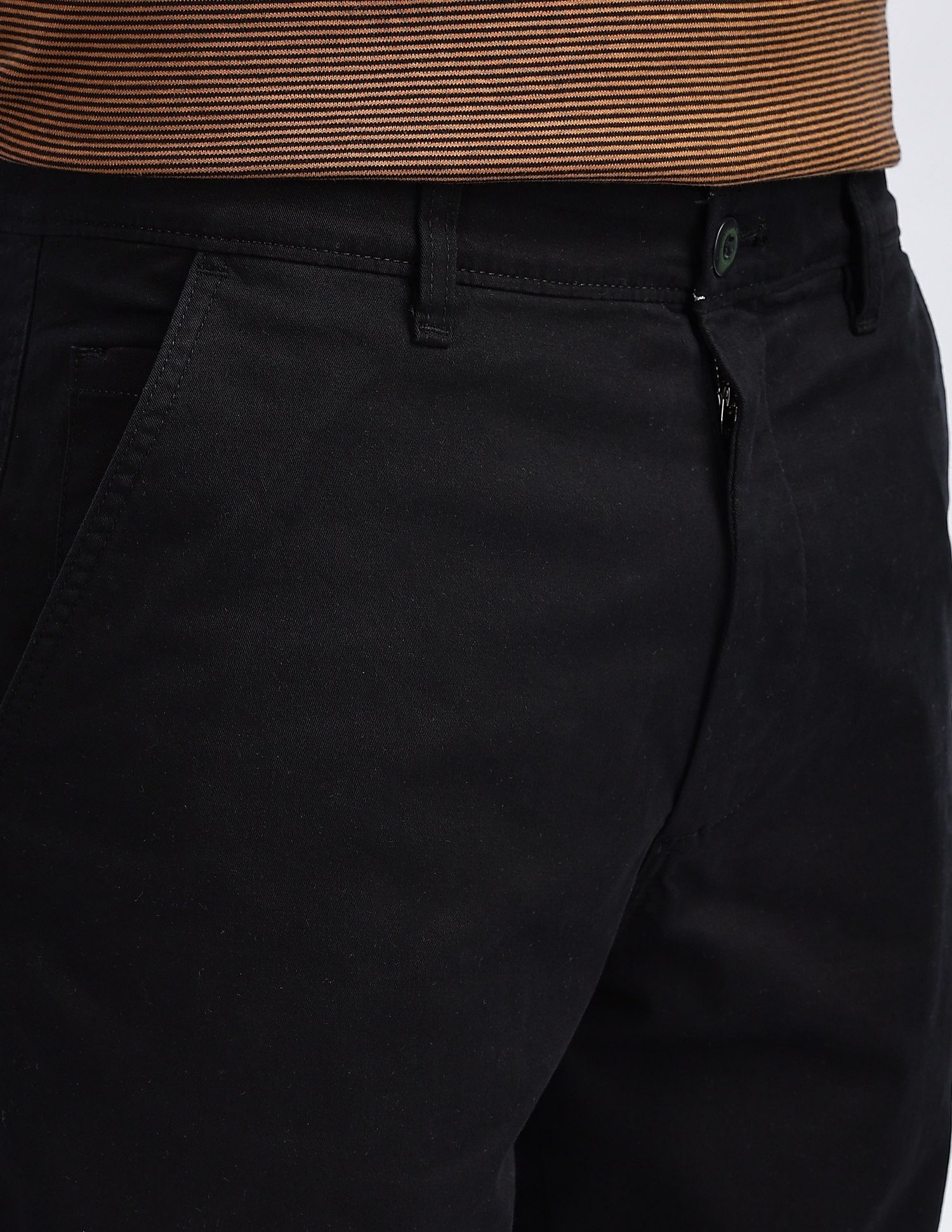 Calvin Klein Jeans Relaxed-Fit Solid Mid Rise Trousers
