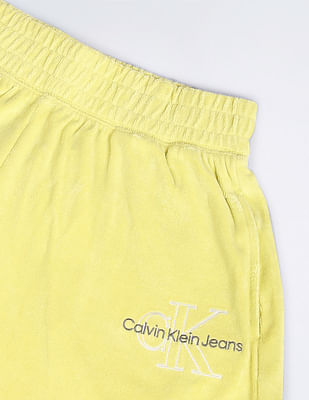 Calvin Klein Official Online Store in India at NNNOW - 50% Off