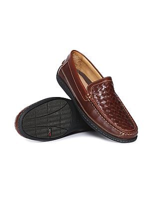 Buy Johnston & Murphy Men Woven Leather Loafers - NNNOW.com
