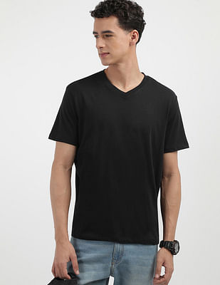 Calvin Klein Jeans Refined Solid Liquid V-Neck T-Shirt