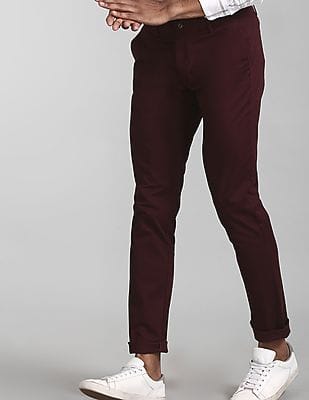 modern khakis in slim fit with gapflex