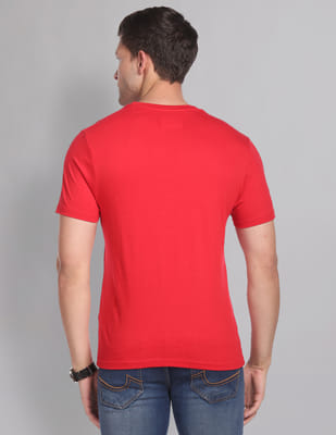 CHANGE MY VIEW Tシャツ 赤 Buy AD by Arvind Crew Neck Graphic Print T-Shirt - NNNOW.com