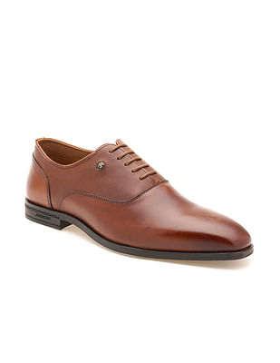 Arrow Men Textured Hank Leather Shoes