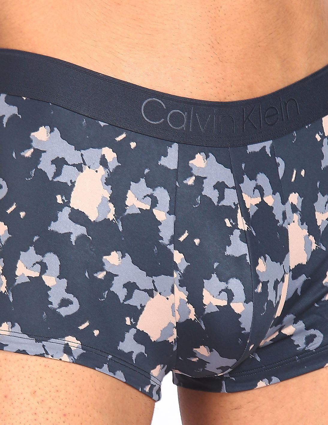 Buy Calvin Klein Underwear Men Navy Mid Rise Camo Print Trunks NNNOW