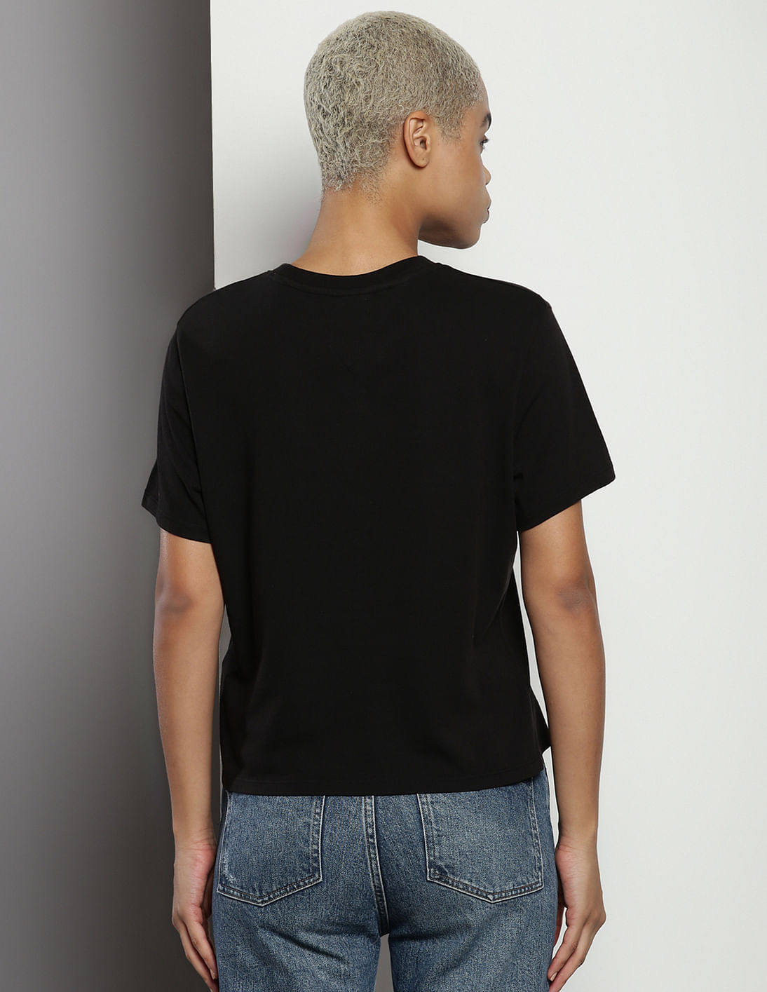 Tシャツ・カットソー THE LATEST FW24 'Andrea' shirt (SVW0298DW0206AB CAMEL) Buy Tommy Hilfiger Classic TJ Worldwide T-Shirt - NNNOW.com